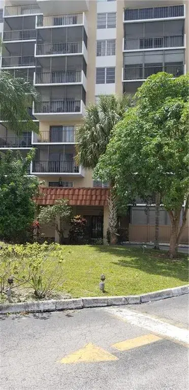 Picture of 4174 Inverrary Dr 1001, Lauderhill FL 33319