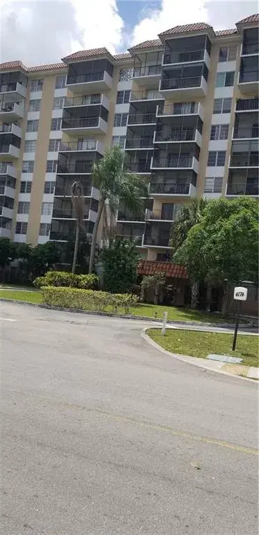 Picture of 4174 Inverrary Dr 1001, Lauderhill FL 33319