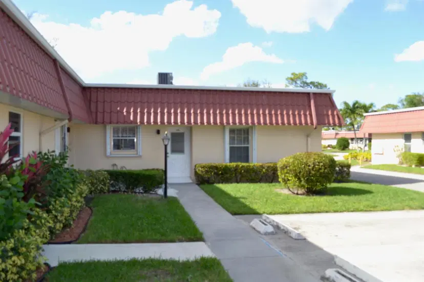 Picture of 570 Laconia Circle, Lake Worth FL 33467