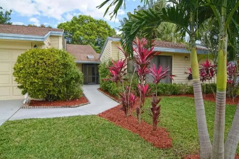 Picture of 6691 S Pine Court Court, Palm Beach Gardens FL 33418