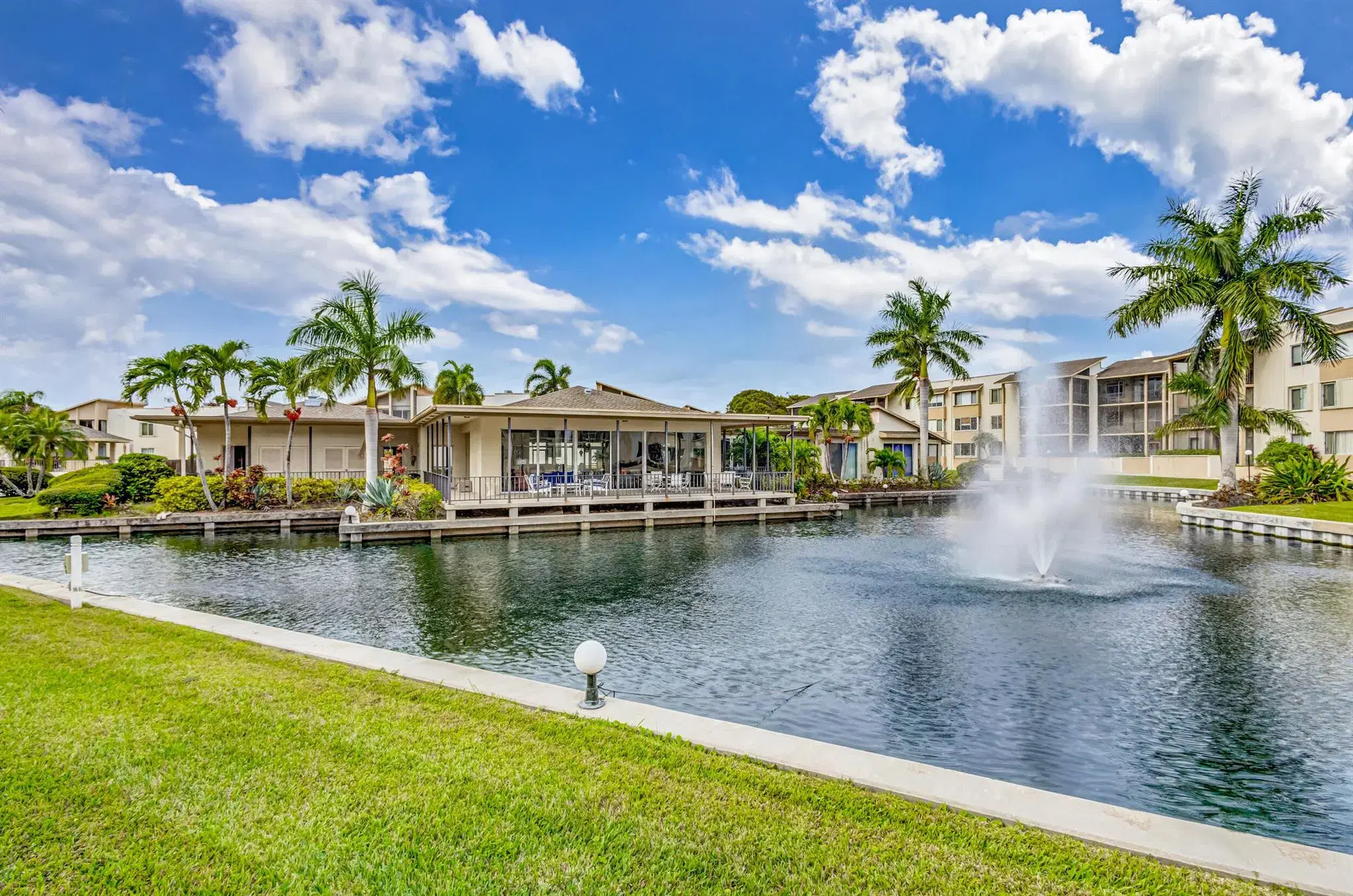 Picture of 11811 Avenue Of The Pga 2-1H, Palm Beach Gardens, FL 33418