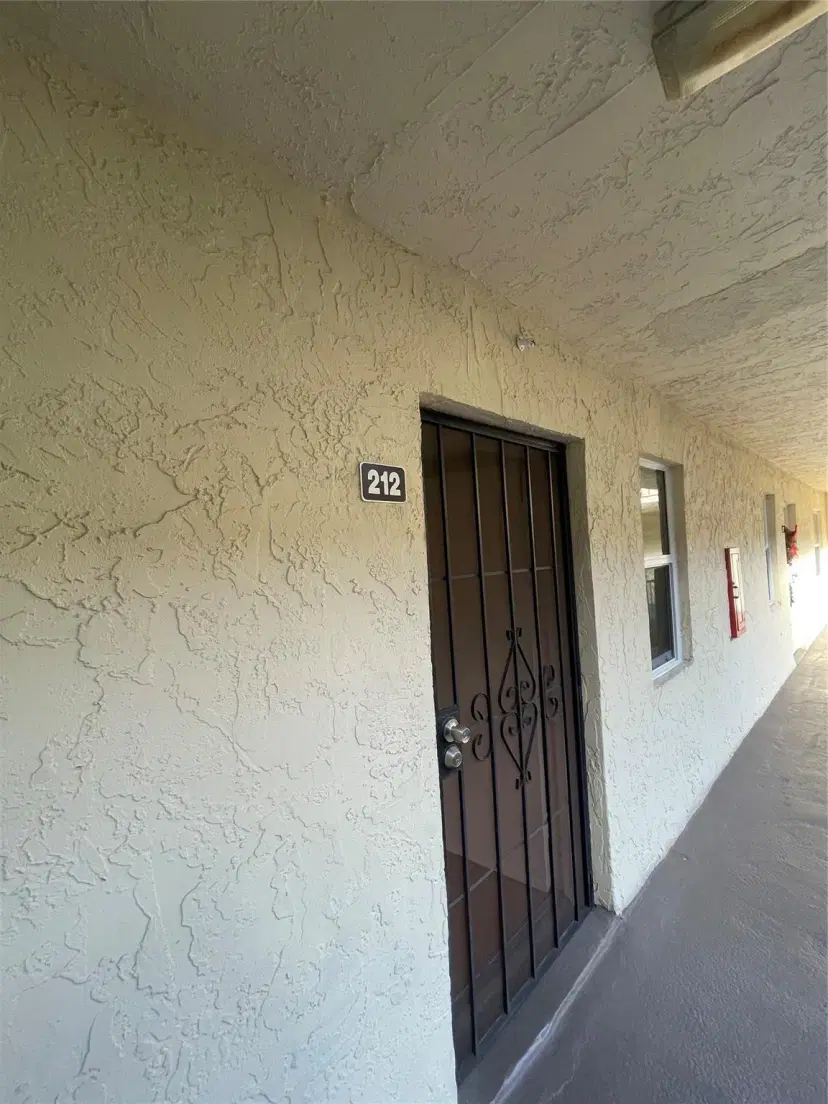 Picture of 2871 Somerset Dr 212, Lauderdale Lakes FL 33311