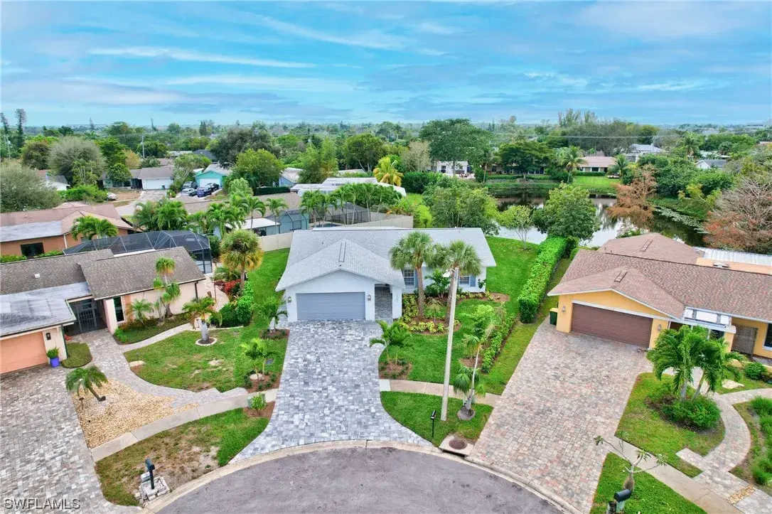 Picture of 1084 Lake Shore Ct, Naples, FL 34103