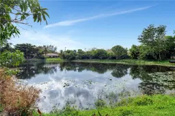 Picture of 1084 Lake Shore Ct, Naples, FL 34103