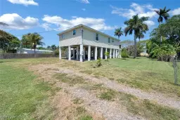 Picture of 939 Church St, Everglades City, FL 34137