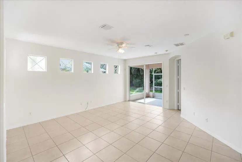 Picture of 395 W Tangerine Square Sw, Vero Beach FL 32968