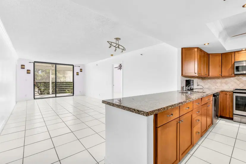 Picture of 5340 NW 2Nd Avenue 323, Boca Raton FL 33487