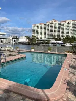 Picture of 2900 NE 30Th St 5A, Fort Lauderdale, FL 33306