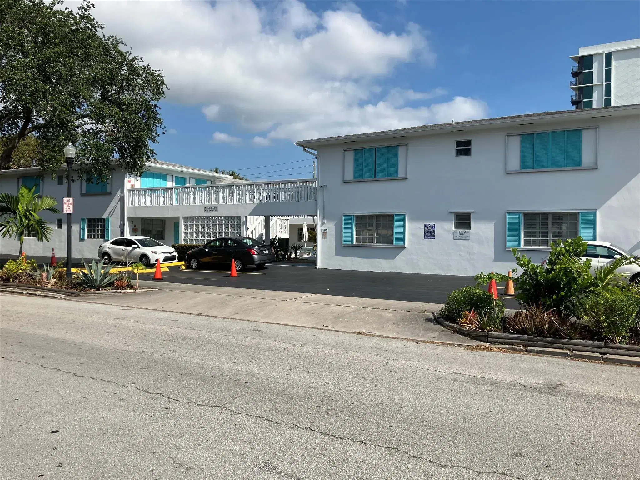 Picture of 1833 S Monroe 19, Hollywood, FL 33020