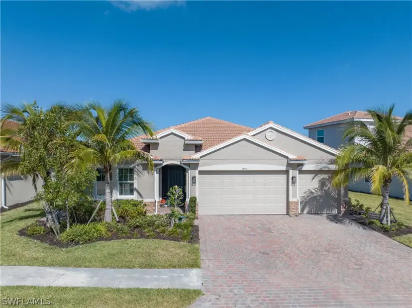 Picture of 2913 Royal Gardens Ave, Fort Myers FL 33916