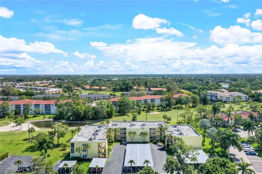 Picture of 1057 Forest Lakes Dr 1209, Naples, FL 34105