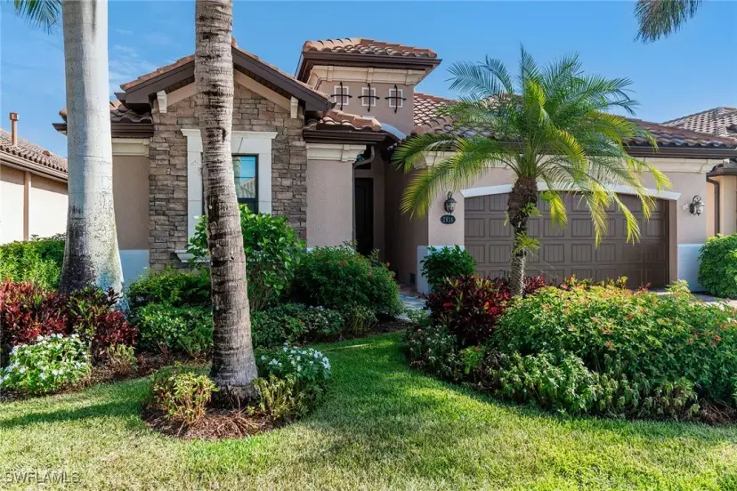 Picture of 2938 Aviamar Cir, Naples FL 34114