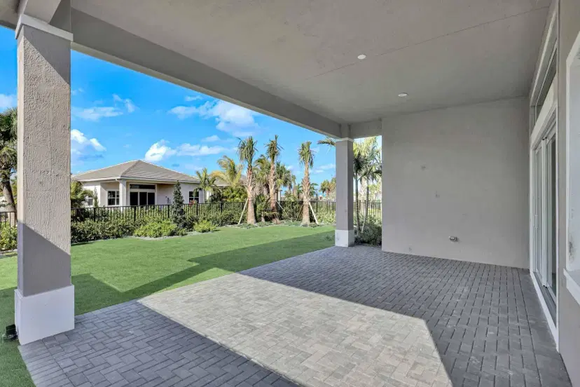 Picture of 10168 Driftwood Way, Palm Beach Gardens FL 33412