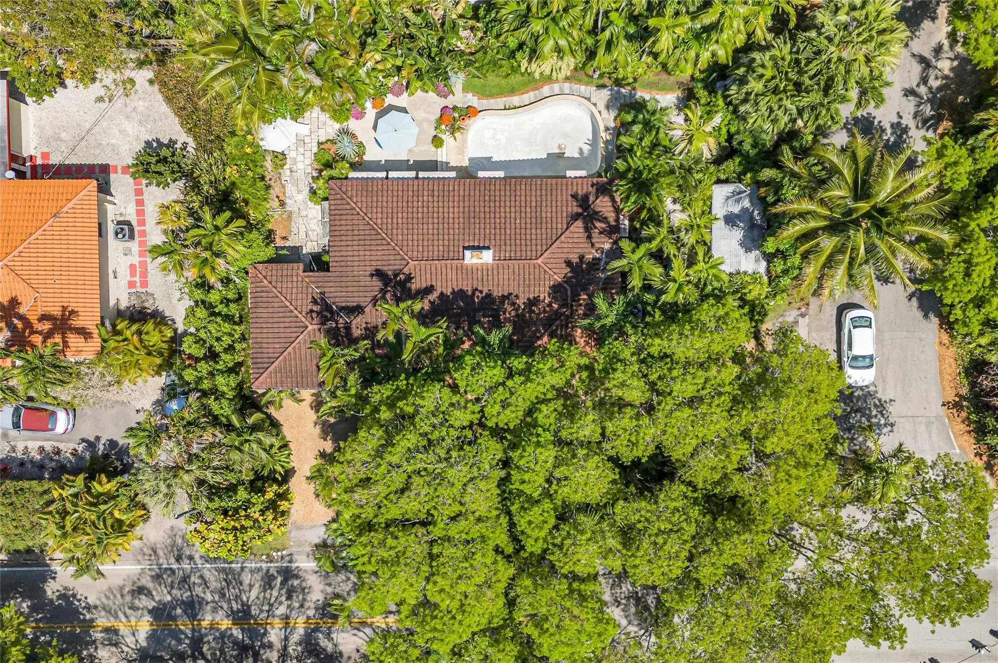 Picture of 4187 S Le Jeune Rd, Miami, FL 33146