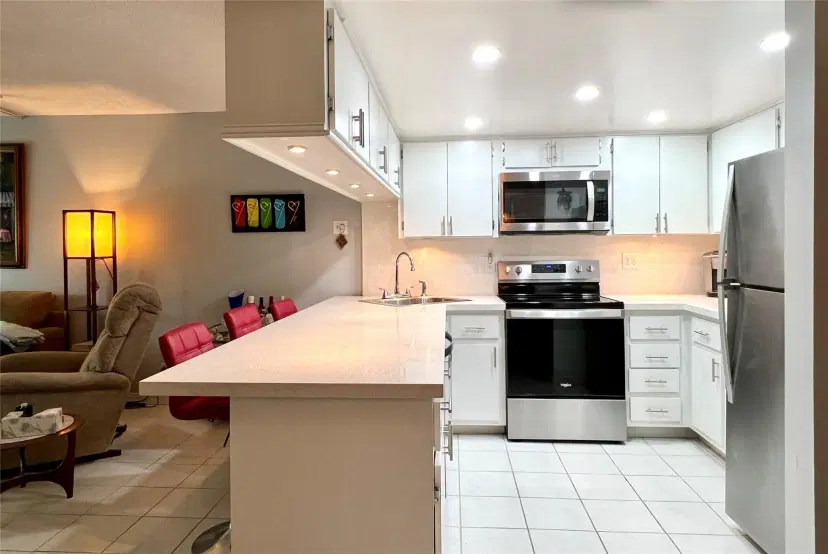 Picture of 3002 NE 5Th Ter 209-B, Wilton Manors FL 33334