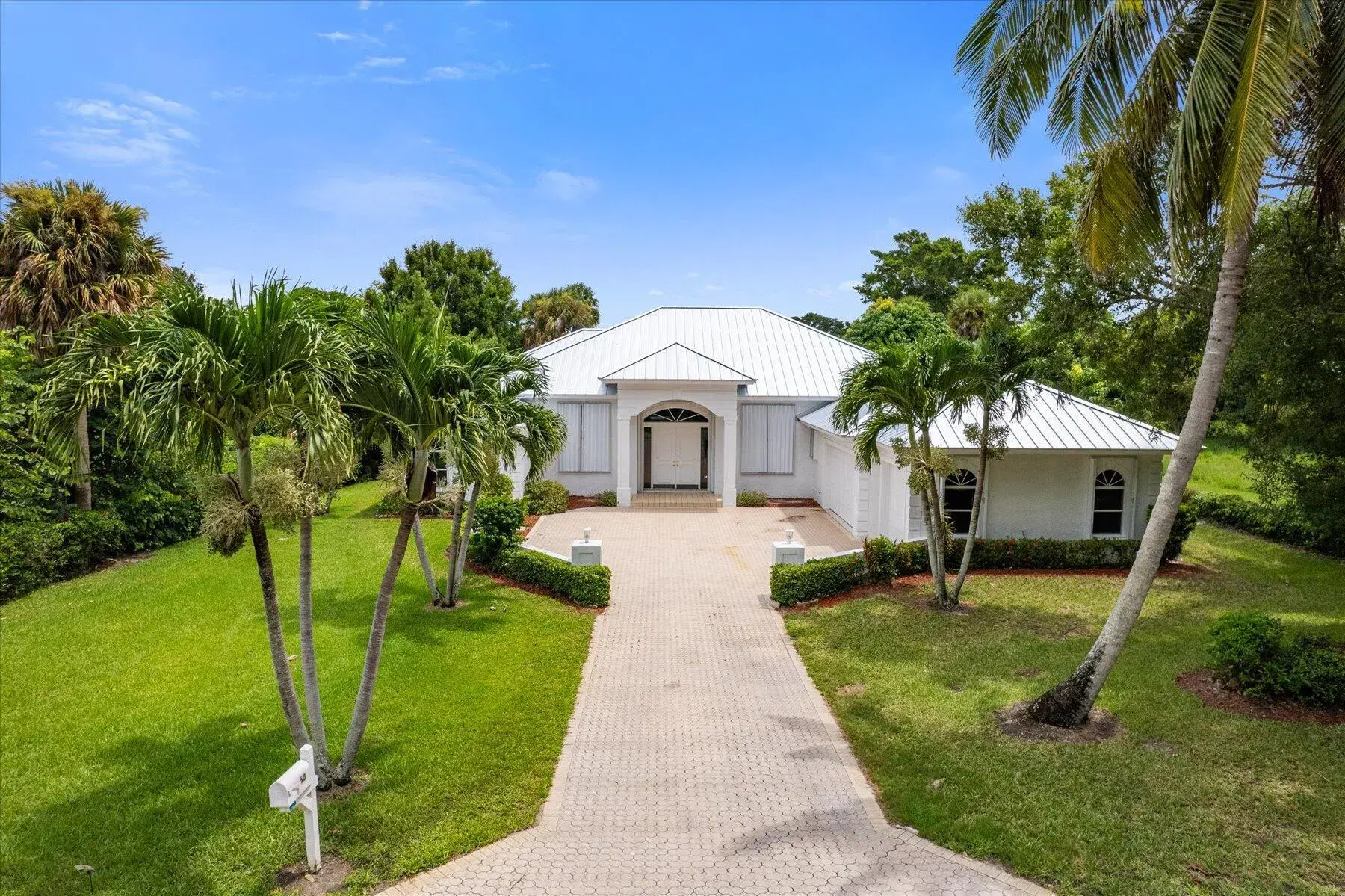 Picture of 60 N River Road, Sewalls Point, FL 34996