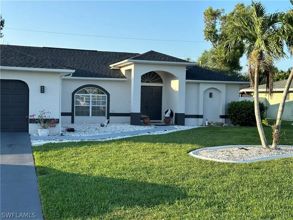 Picture of 403 SE 22Nd St, Cape Coral, FL 33990