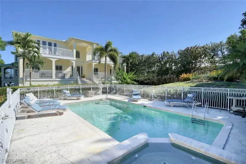 Picture of 15891 Captiva Dr, Captiva FL 33924