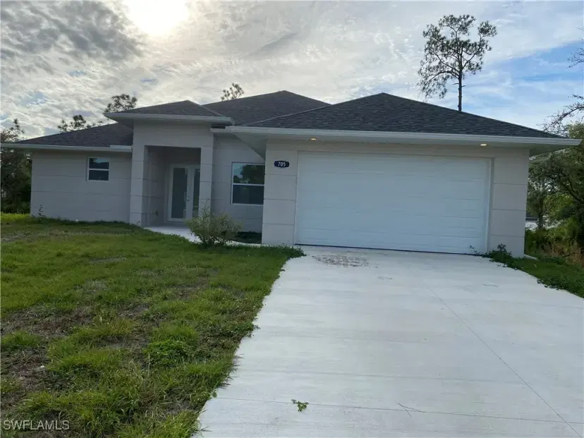 Picture of 705 North Ave, Lehigh Acres FL 33972