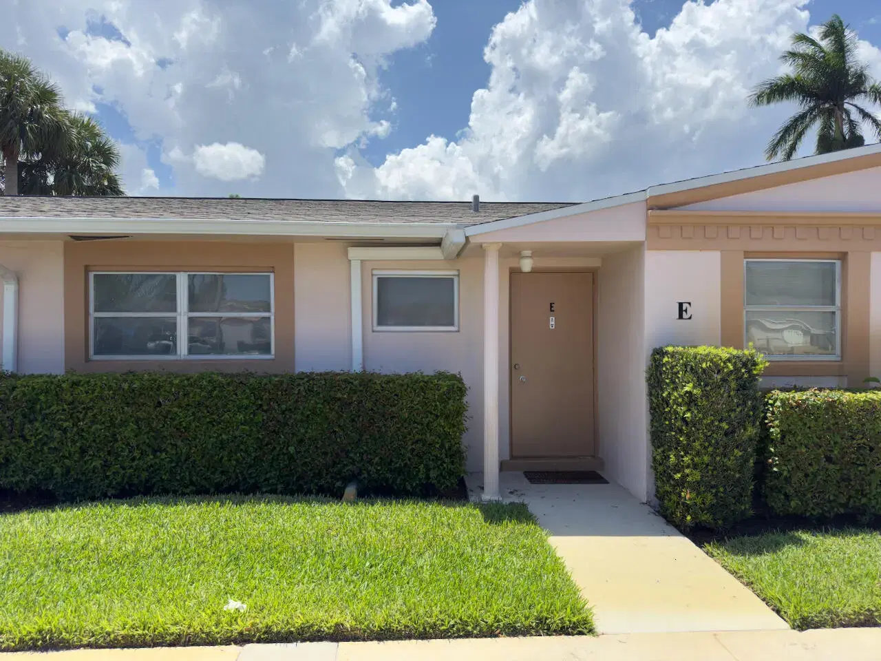 Picture of 2567 Dudley Drive W E, West Palm Beach, FL 33415