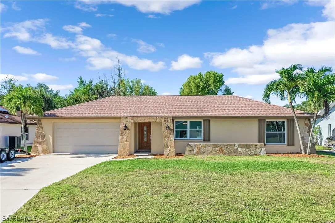 Picture of 6055 Perthshire Ln, Fort Myers, FL 33908