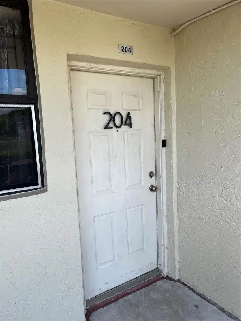 Picture of 117 Lake Emerald Dr 204, Oakland Park FL 33309