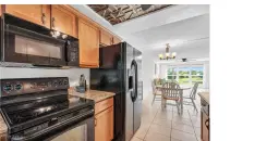 Picture of 100 Valley Stream Dr 204, Naples, FL 34113