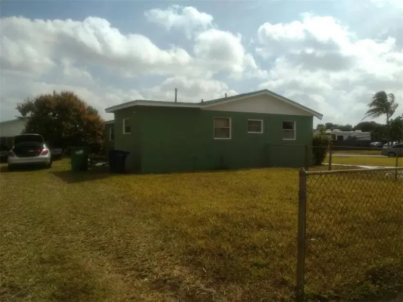 Picture of 2951 NW 208Th Ter, Miami Gardens FL 33056