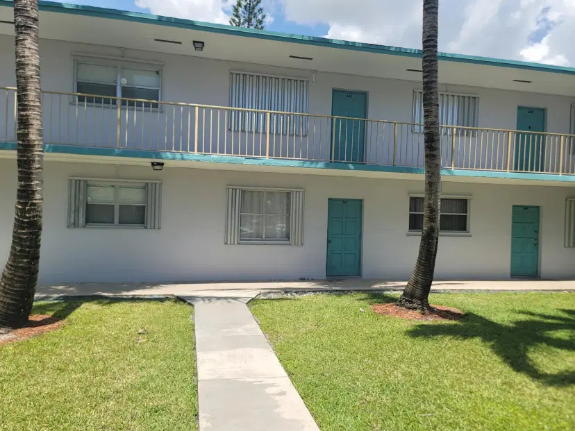 Picture of 2303 Polk Street 104, Hollywood FL 33020