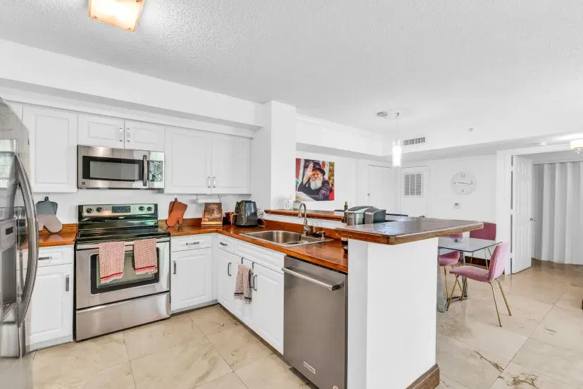 Picture of 1900 Van Buren St 301B, Hollywood FL 33020