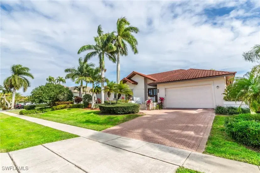 Picture of 528 Tigertail Ct, Marco Island FL 34145