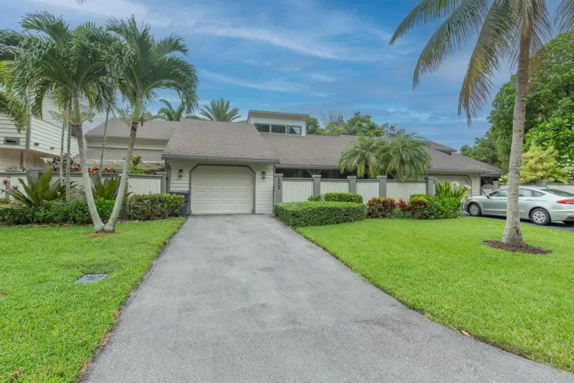 Picture of 2586 Bedford Mews Drive, Wellington FL 33414