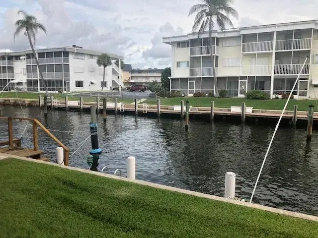 Picture of 100 Wettaw Lane 18, North Palm Beach, FL 33408