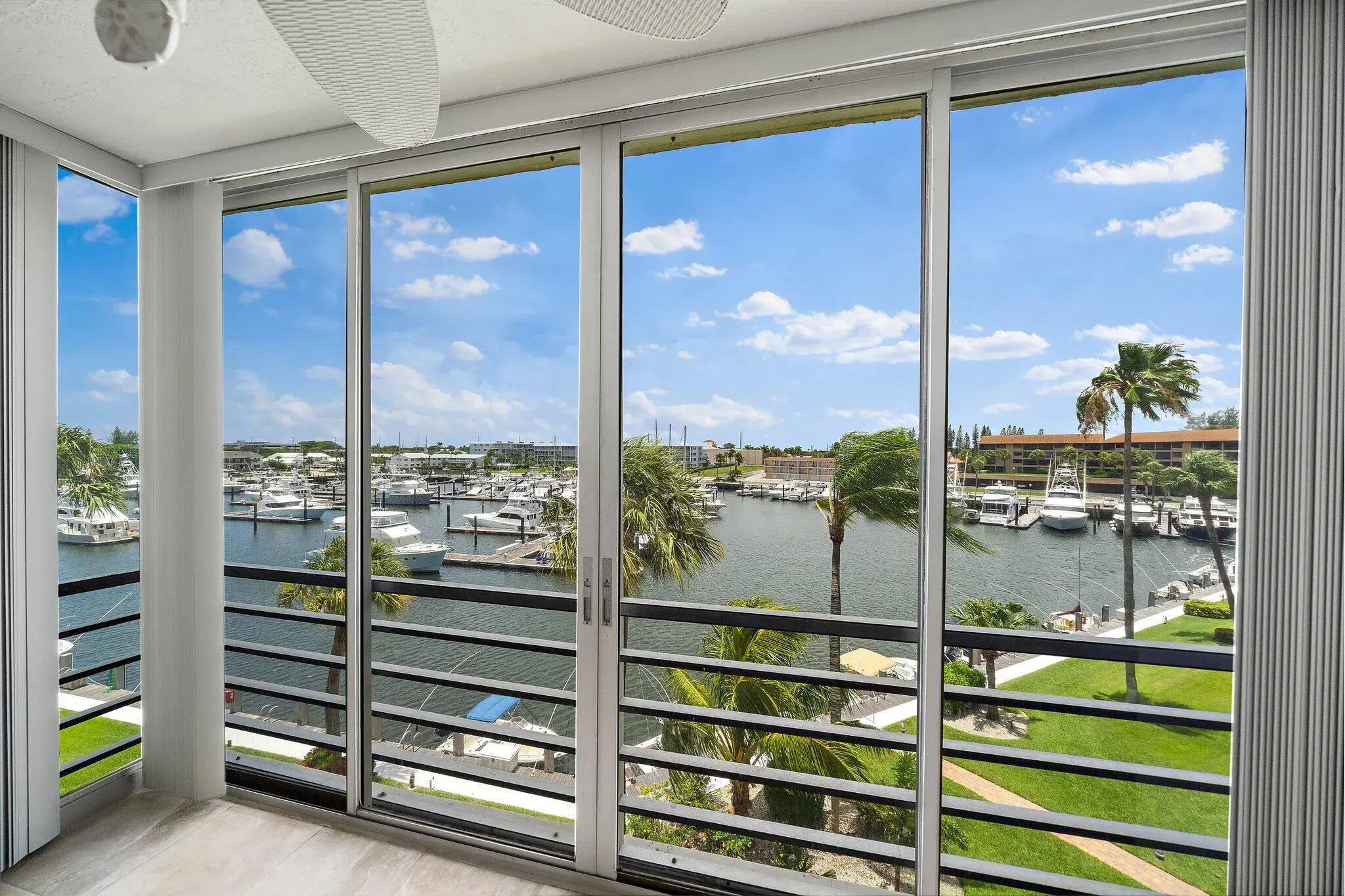 Picture of 29 Yacht Club Drive 407, North Palm Beach, FL 33408