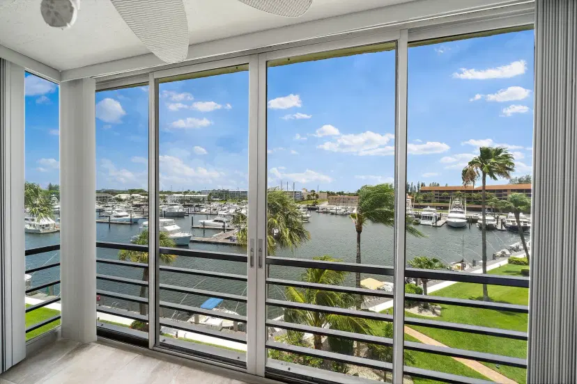 Picture of 29 Yacht Club Drive 407, North Palm Beach FL 33408