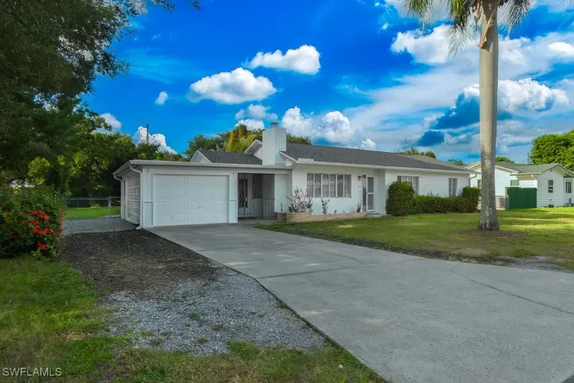 Picture of 1645 Ardmore Rd, Fort Myers FL 33901