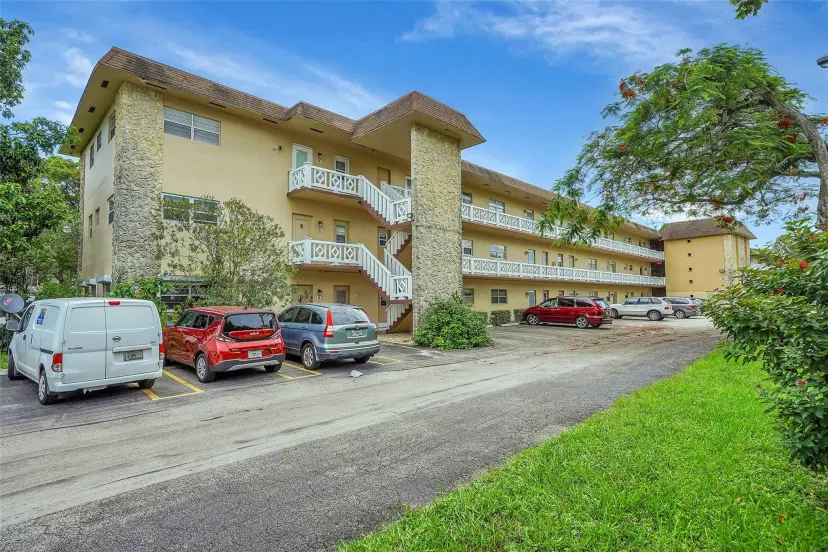 Picture of 3530 NW 52Nd Ave 504, Lauderdale Lakes FL 33319