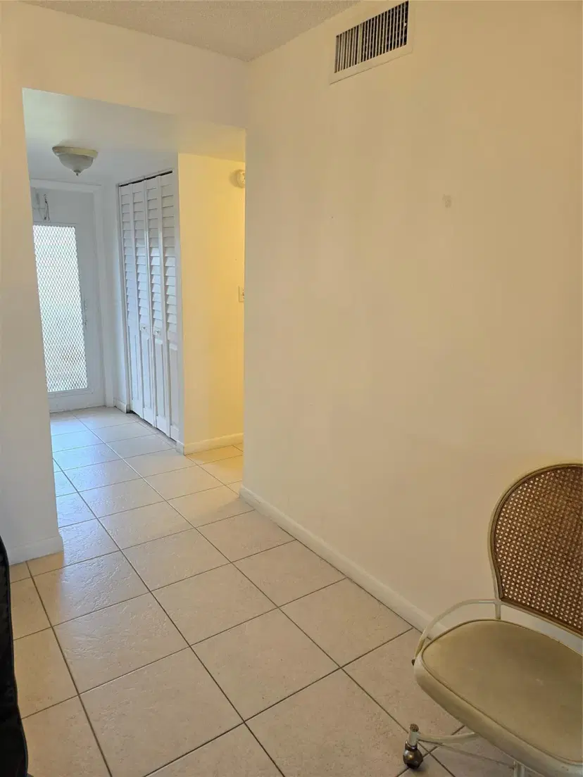 Picture of 8060 N Sunrise Lakes Dr 305, Fort Lauderdale FL 33322