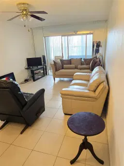 Picture of 8060 N Sunrise Lakes Dr 305, Fort Lauderdale, FL 33322