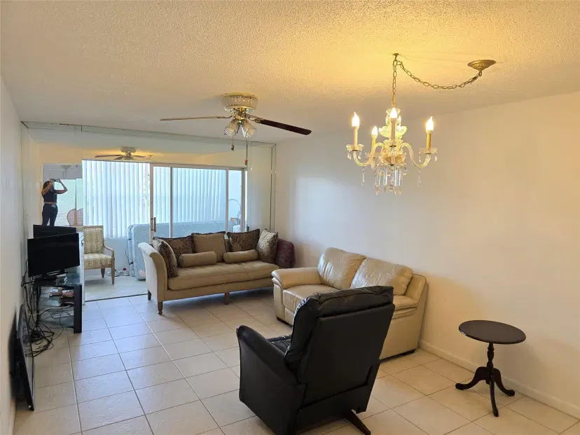 Picture of 8060 N Sunrise Lakes Dr 305, Fort Lauderdale FL 33322