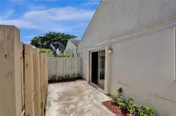 Picture of 8638 Bridle Path Ct 203, Davie, FL 33328