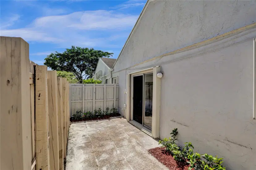 Picture of 8638 Bridle Path Ct 203, Davie FL 33328