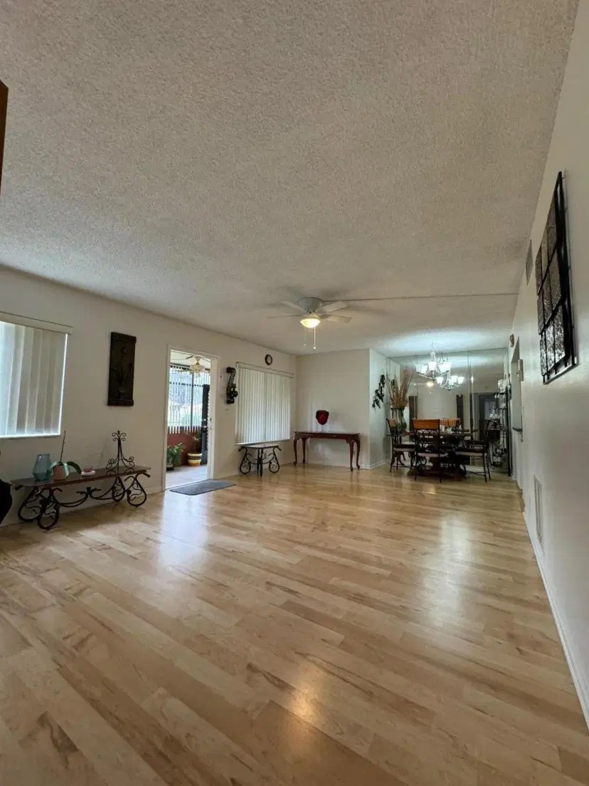 Picture of 302 Knotty Pine Circle D-1, Greenacres FL 33463