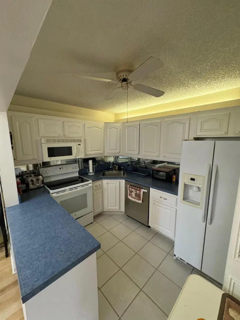 Picture of 302 Knotty Pine Circle D-1, Greenacres FL 33463