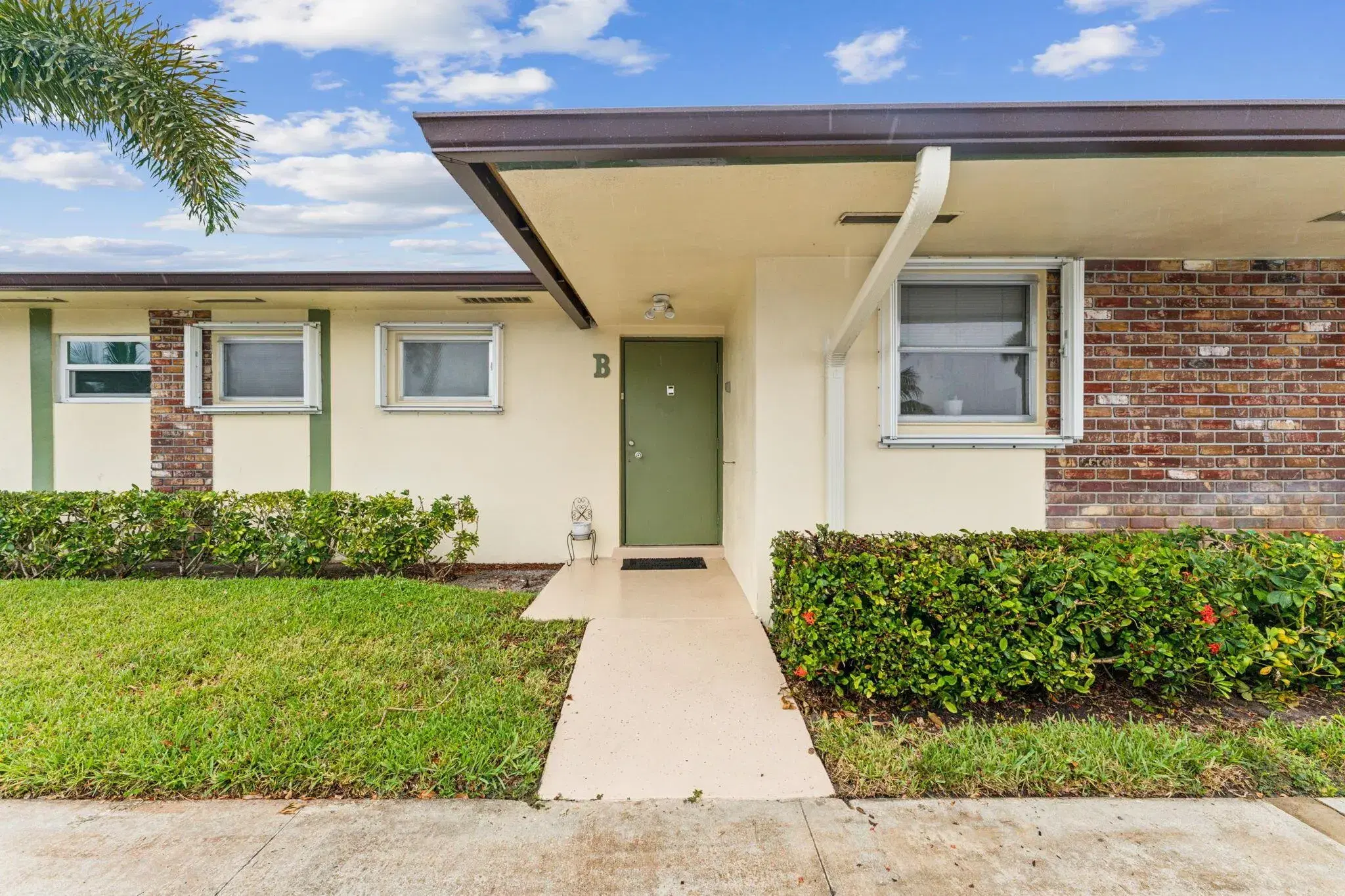 Picture of 2935 Crosley Drive W B, West Palm Beach, FL 33415