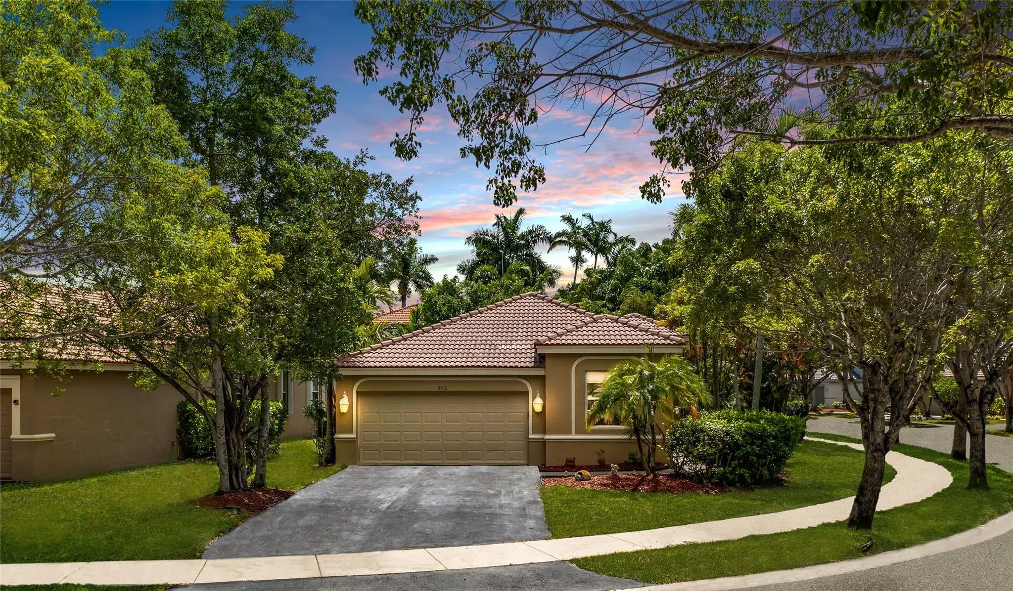 Picture of 950 Bluewood Ter, Weston, FL 33327