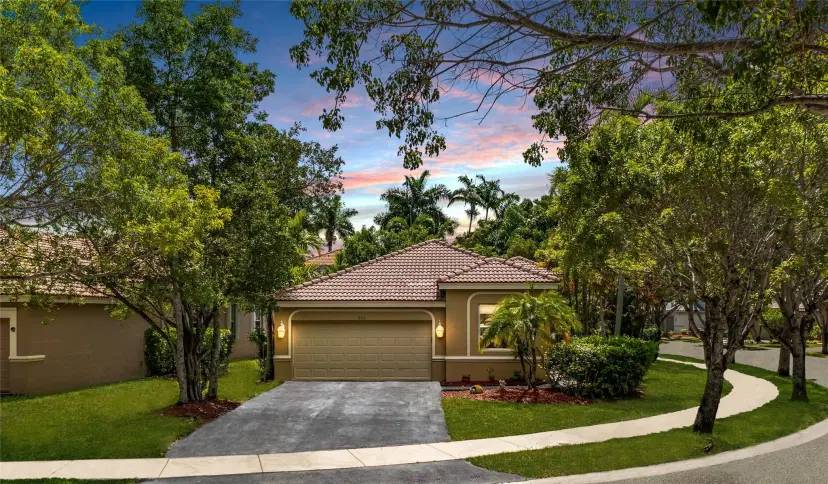 Picture of 950 Bluewood Ter, Weston FL 33327