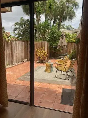 Picture of 1700 Embassy Drive 404, West Palm Beach FL 33401