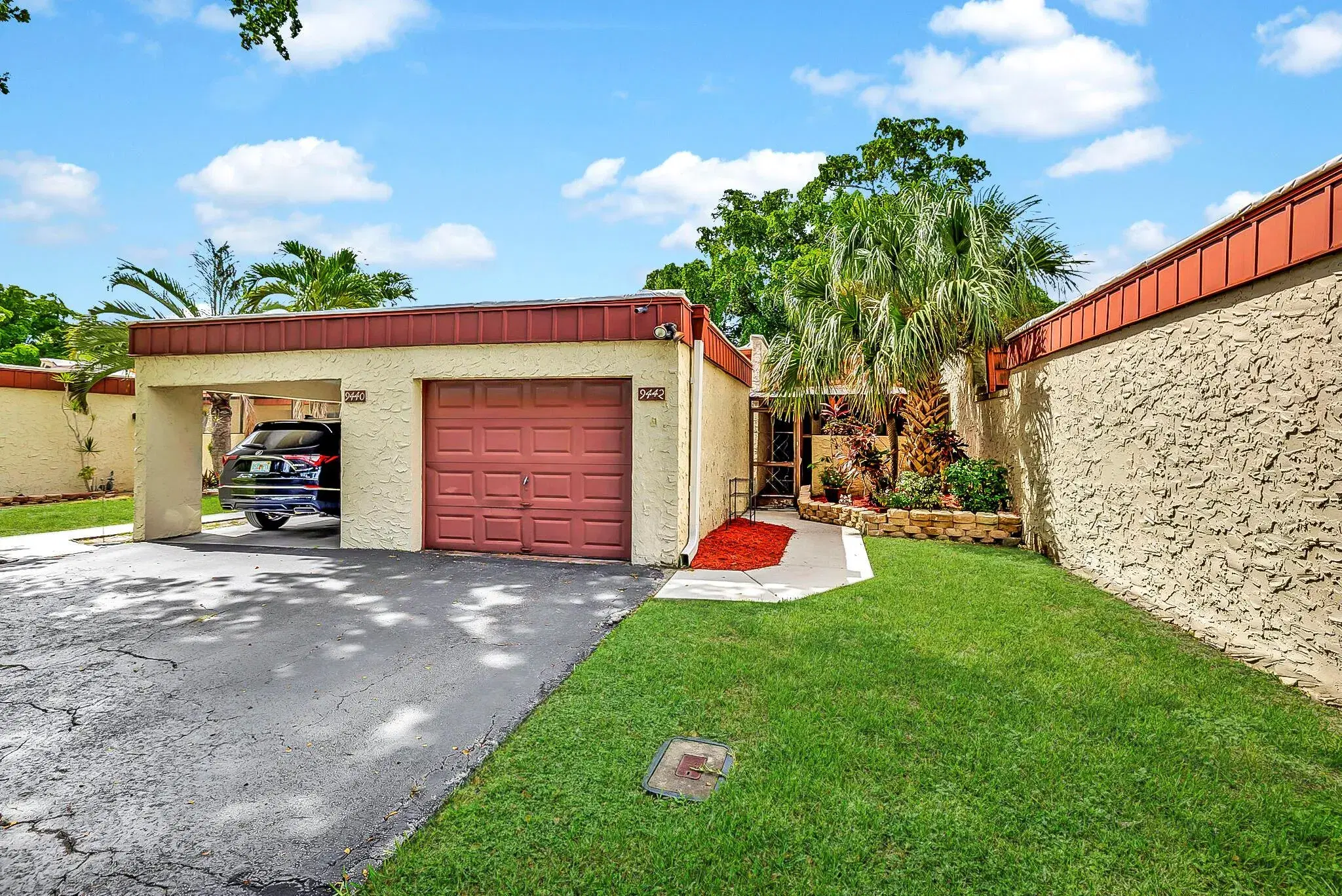 Picture of 9442 NW 65Th Street D5, Tamarac, FL 33321