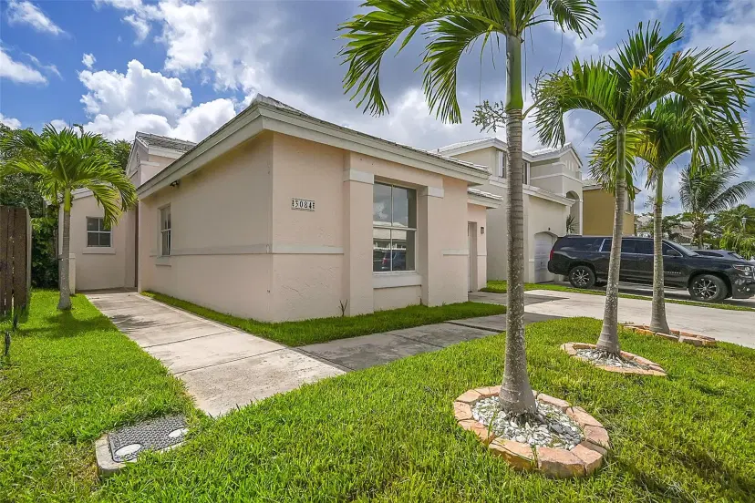 Picture of 3084 Lighthouse Pl, Margate FL 33063